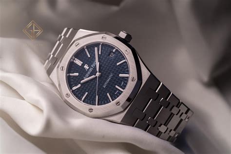 audemars piguet royal oak 37mm review|The Scintillating Presence of the New Audemars Piguet Royal Oak .